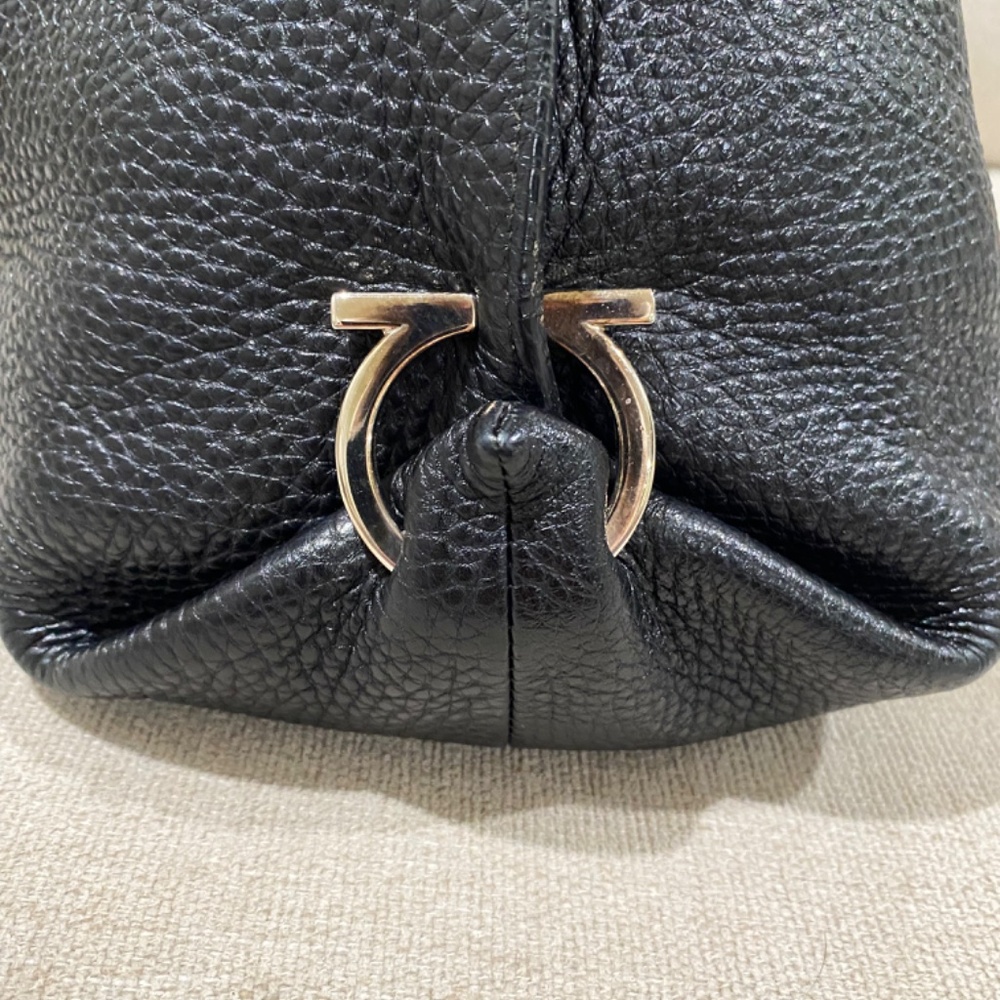 Salvatore ferragamo bag - Picture 8 of 17